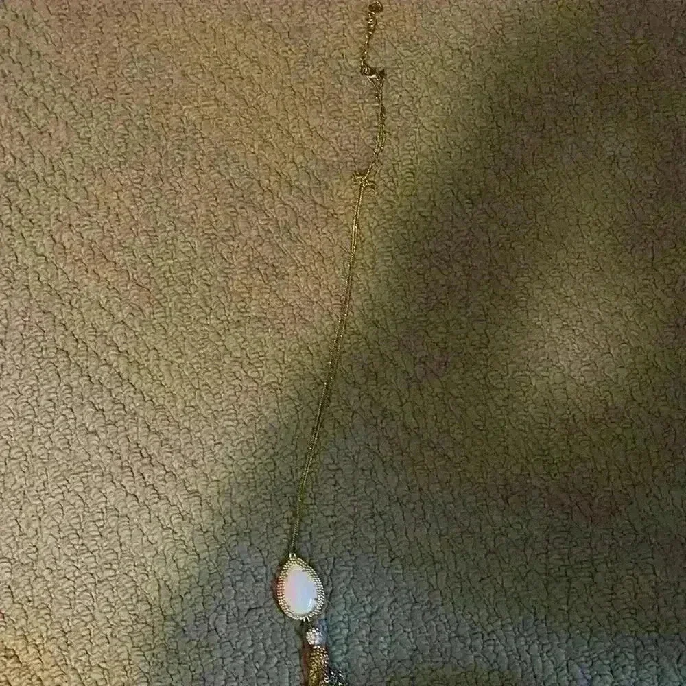 Lilly pulitzer necklace gold and white long chain - Picture 3 of 6